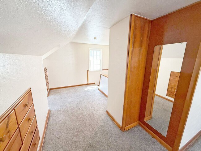 Foto del edificio - 3 BED 1 BATH BEAUTIFUL SINGLE FAMILY HOME ...