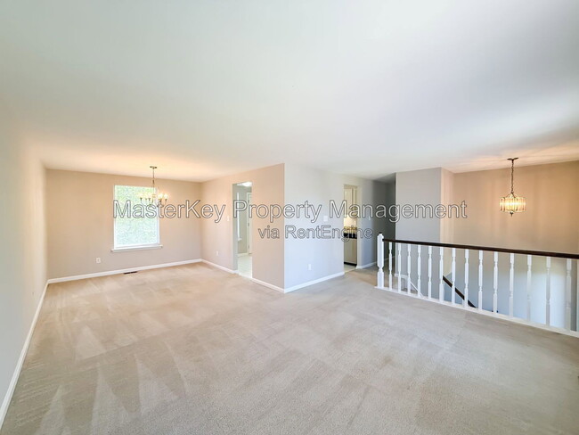 Building Photo - 704 E Dynasty Dr