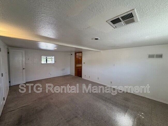 Building Photo - 145 E 500 S