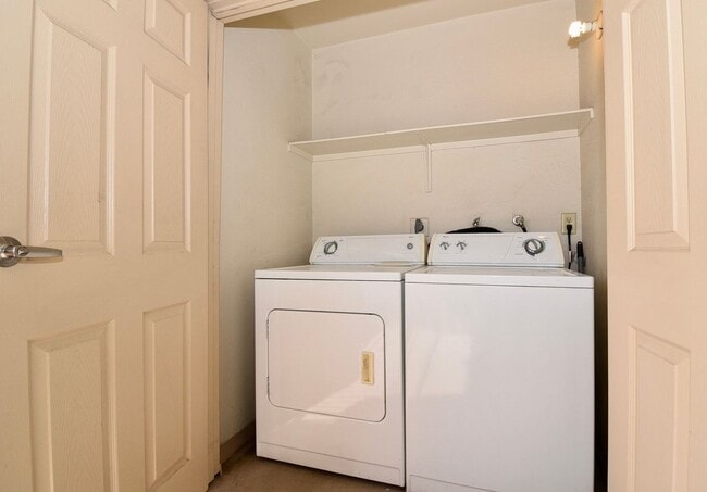 Foto del edificio - 5499 Indian River Dr