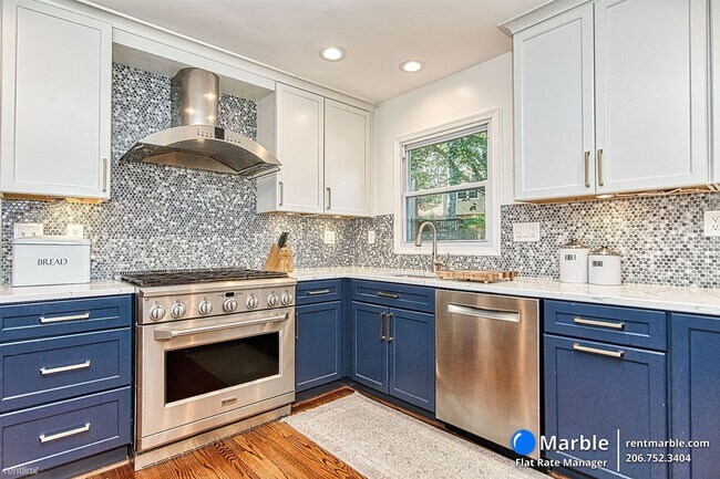 Building Photo - 5 br, 3 bath House - 3023 Battersea Ln