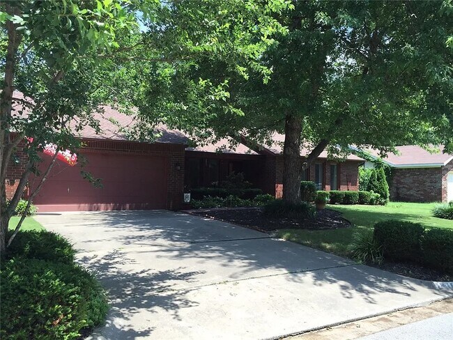 Foto del edificio - 1416 E Briarcliff St