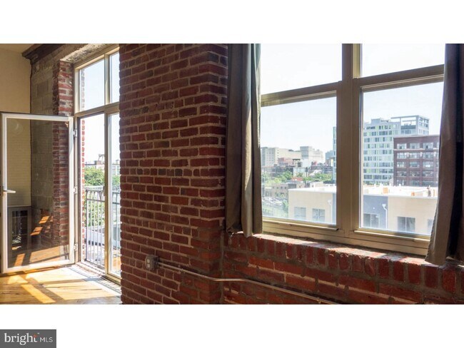Building Photo - 1220 Buttonwood St