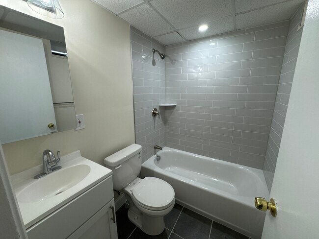 Foto del edificio - 1188 Commonwealth Ave