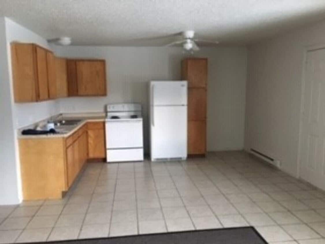 Foto principal - 3 Bedroom, Single-story Townhomes for rent...