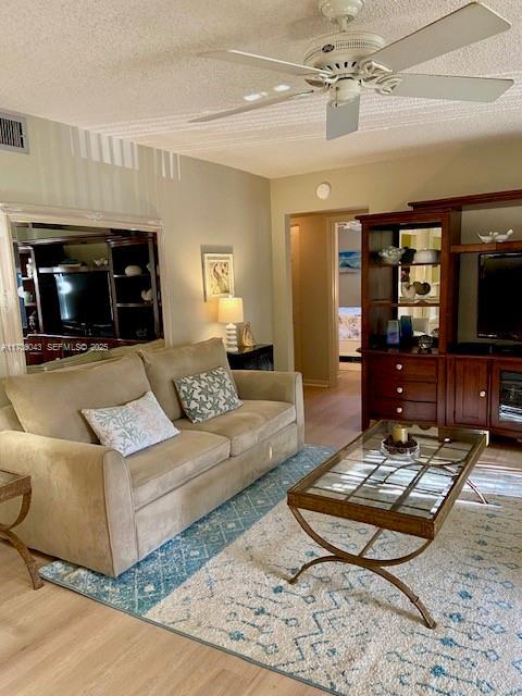 Foto del edificio - 442 Pine Glen Ln