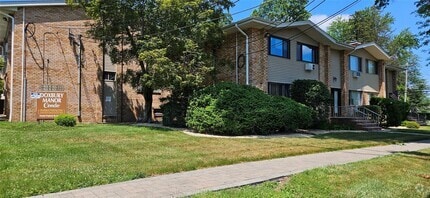 Building Photo - 4 Ridge Rd