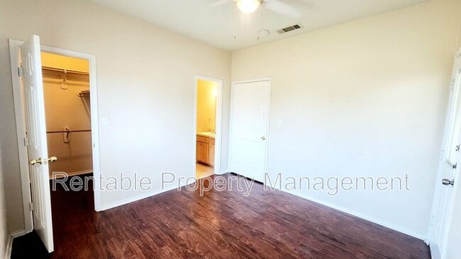 Building Photo - 107 Collett Ct
