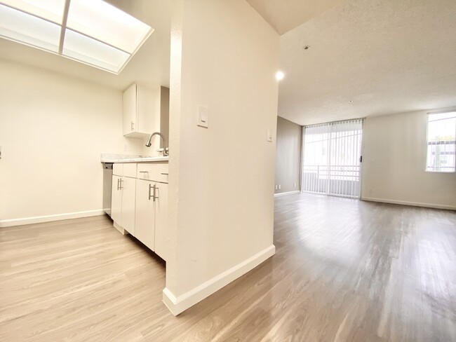 Foto del edificio - 1853 Whitley Ave Los Angeles California 90028