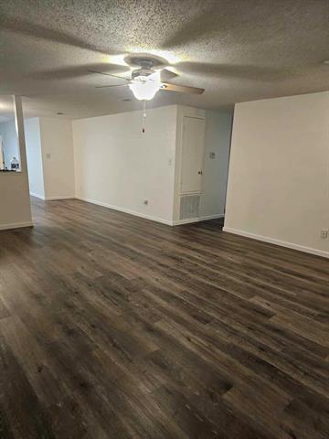 Foto del edificio - 5229 Bedfordshire Dr