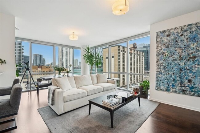 Foto del edificio - 123 S Green St