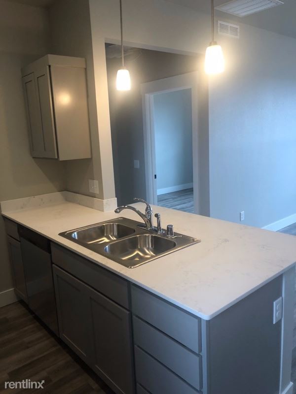 Foto del edificio - 6002 Farmstead Ave