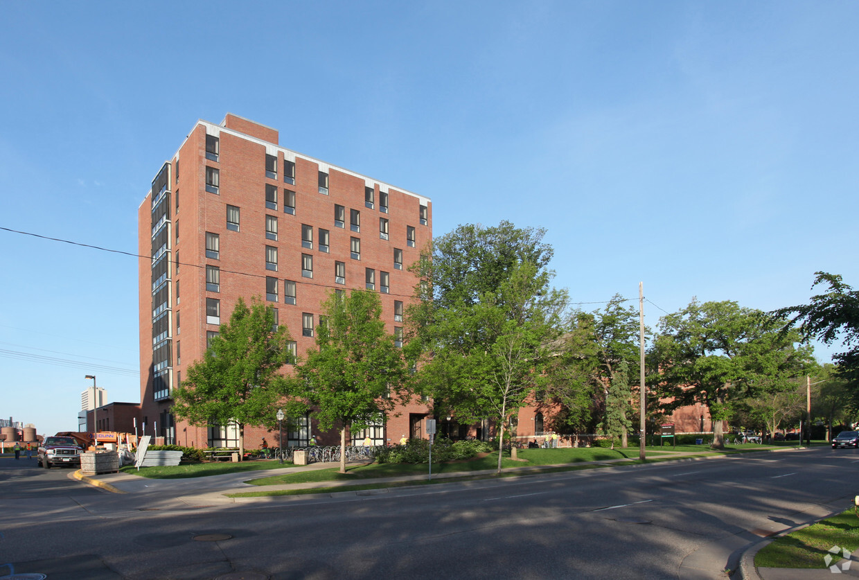 Building Photo - Doran 2013