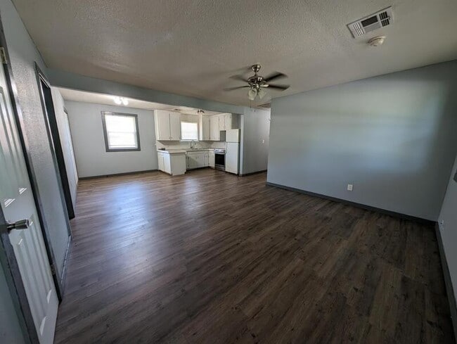 Building Photo - 4604 N Trenton Ave