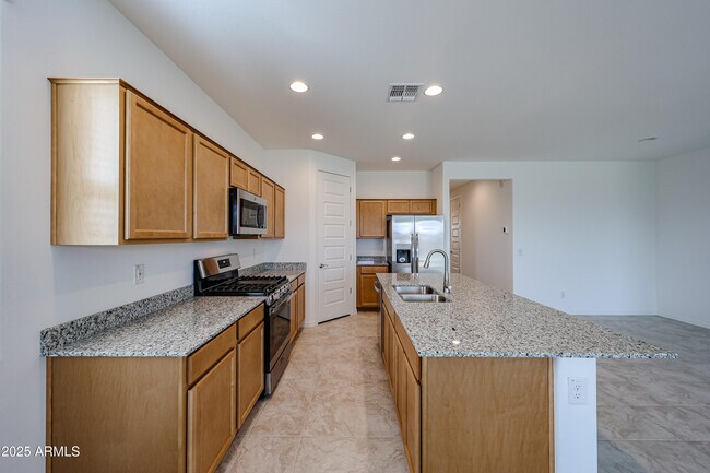 Building Photo - 17270 W Saddle Horn Trl