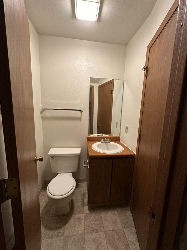 Building Photo - 2 bedroom in Billings MT 59101