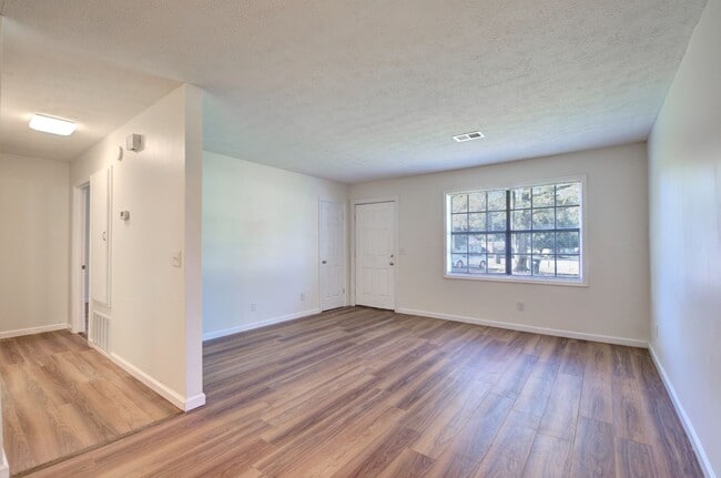Building Photo - Completely Renovated 2-Bedroom in Opelika!