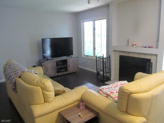 Foto del edificio - 76 Red Oak Terrace