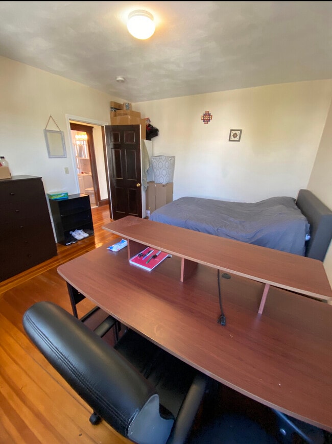 Building Photo - 37 Porter St