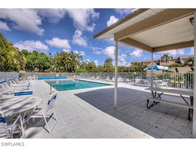 Foto del edificio - 12540 Kelly Greens Blvd