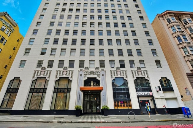 Foto del edificio - 631 O'Farrell St