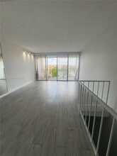Building Photo - 9220 Fontainebleau Blvd