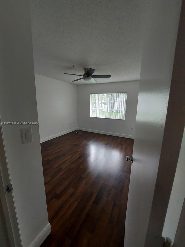 Foto del edificio - 4520 NW 107th Ave