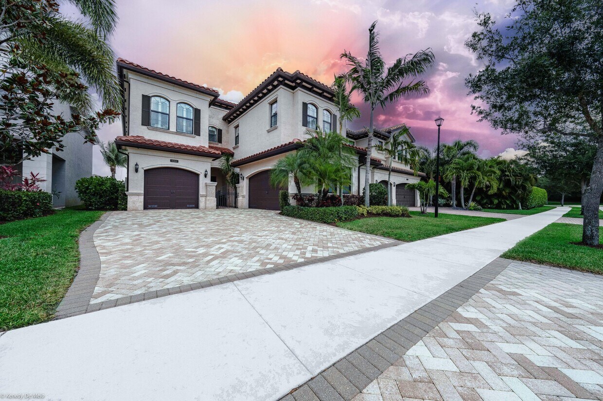 Primary Photo - 9368 Eden Roc Ct