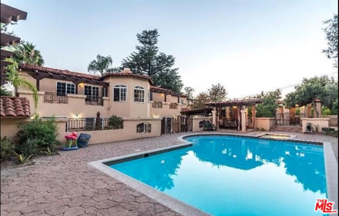Foto principal - 828 S Sunset Canyon Dr