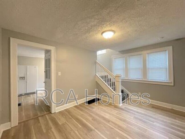 Photo - 367 S Grand Ave House