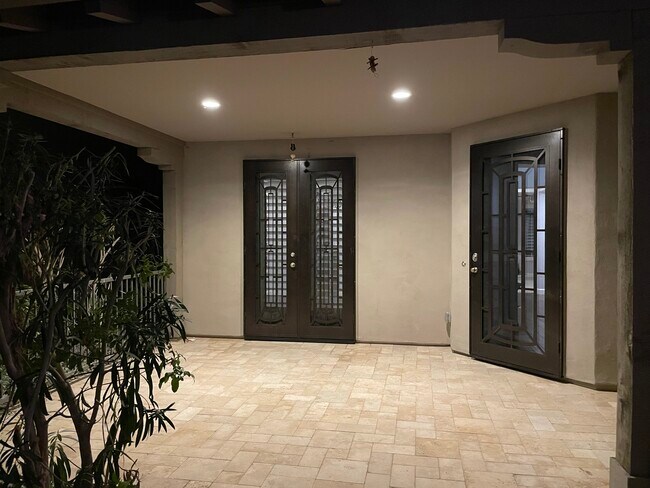 Foto del edificio - 2721 E Sunrise Pl
