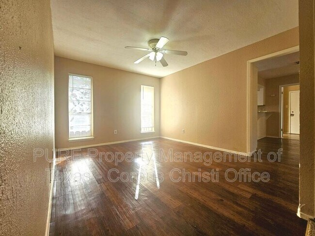 Foto del edificio - 2203 Live Oak Dr