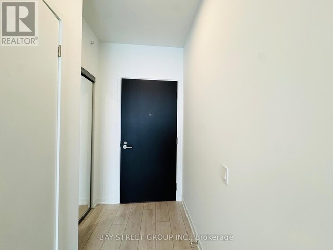 Building Photo - 39-3039 Mary St