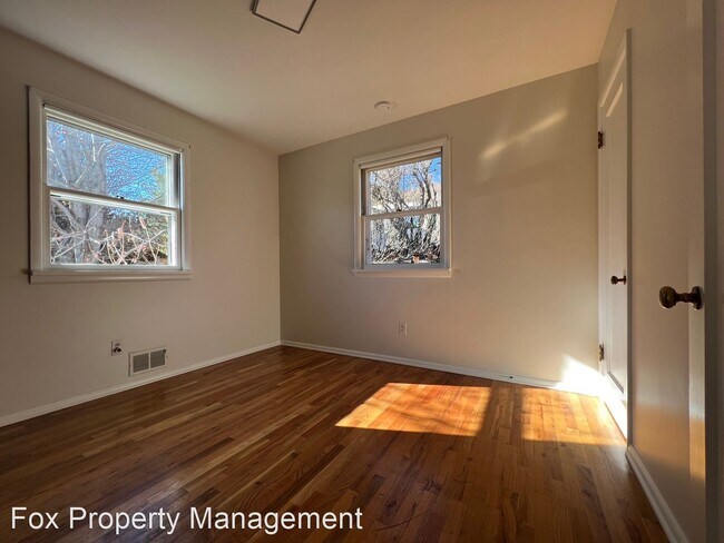 Foto del edificio - 3 br, 2 bath House - 410 Iris Avenue
