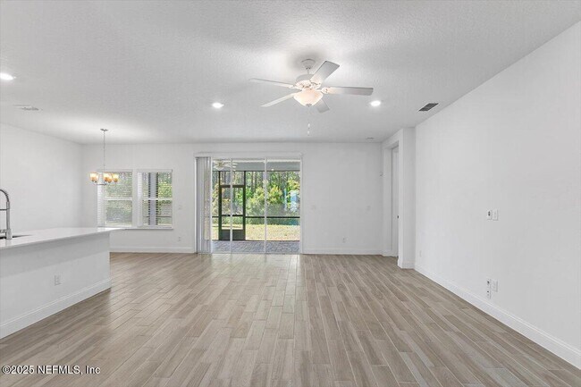 Building Photo - 21 Pine Candle Way