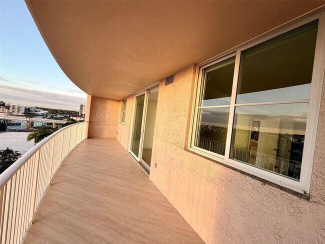 Foto del edificio - 3020 NE 32nd Ave