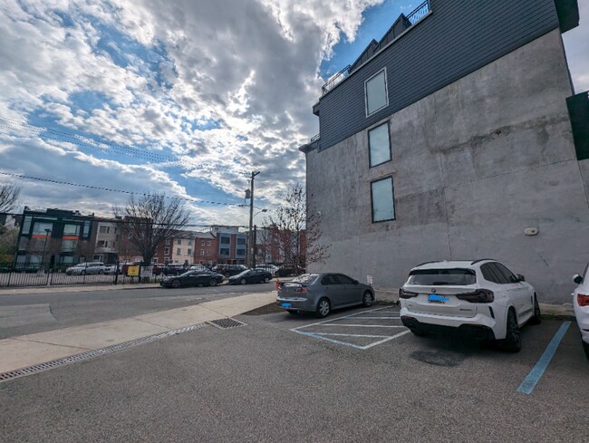 Building Photo - 1224 N Orkney St