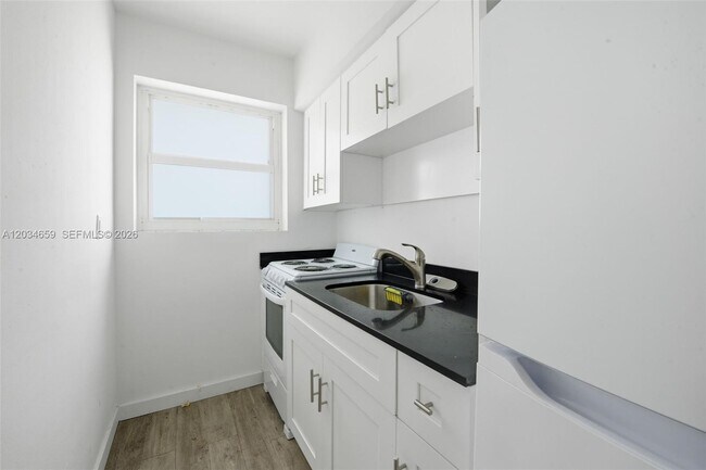 Foto del edificio - 101 NW 74th St