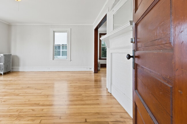 Building Photo - 30 Cutts Ave