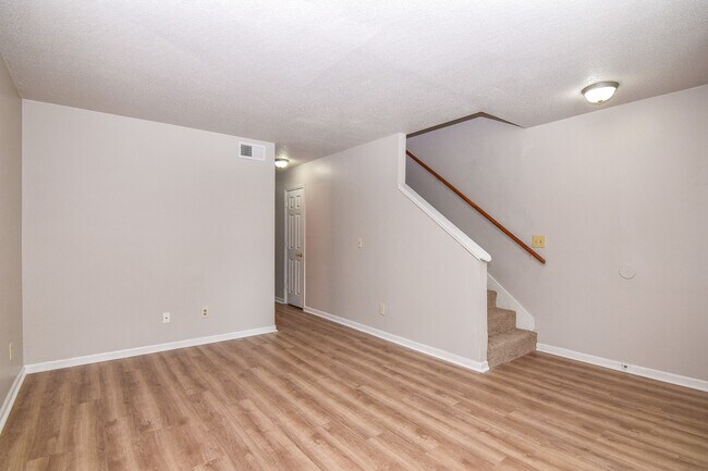 Foto del edificio - 306 Crestview Dr