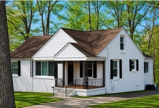 Building Photo - 1840 Glenhill Pl
