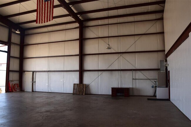 Foto del edificio - 664 Aviator Dr