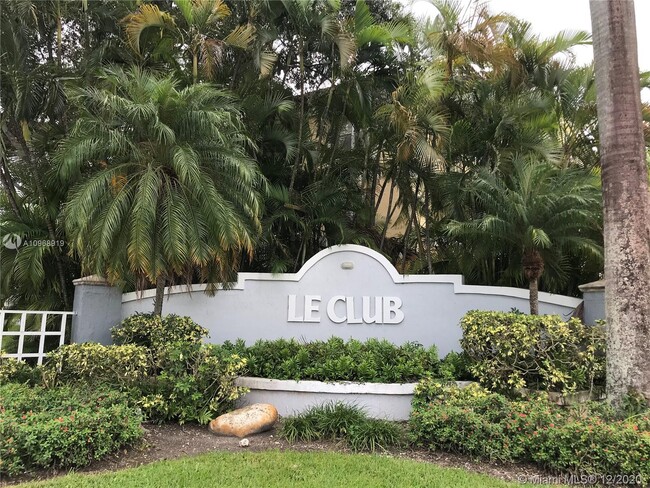 Foto del edificio - 8670 SW 212th St