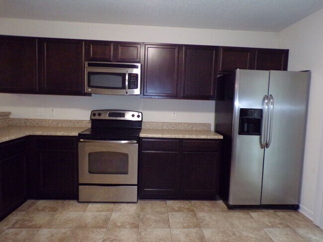 Foto del edificio - Two Bedroom Townhome located in the Burroughs in Carolina Plantations
