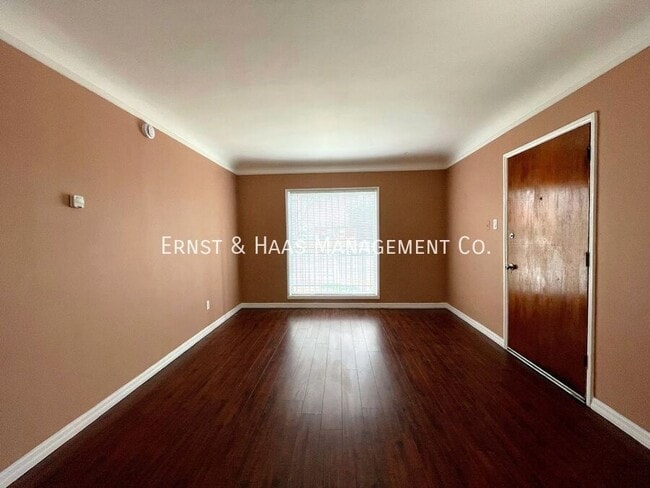 Building Photo - 1401 N Bullis Rd