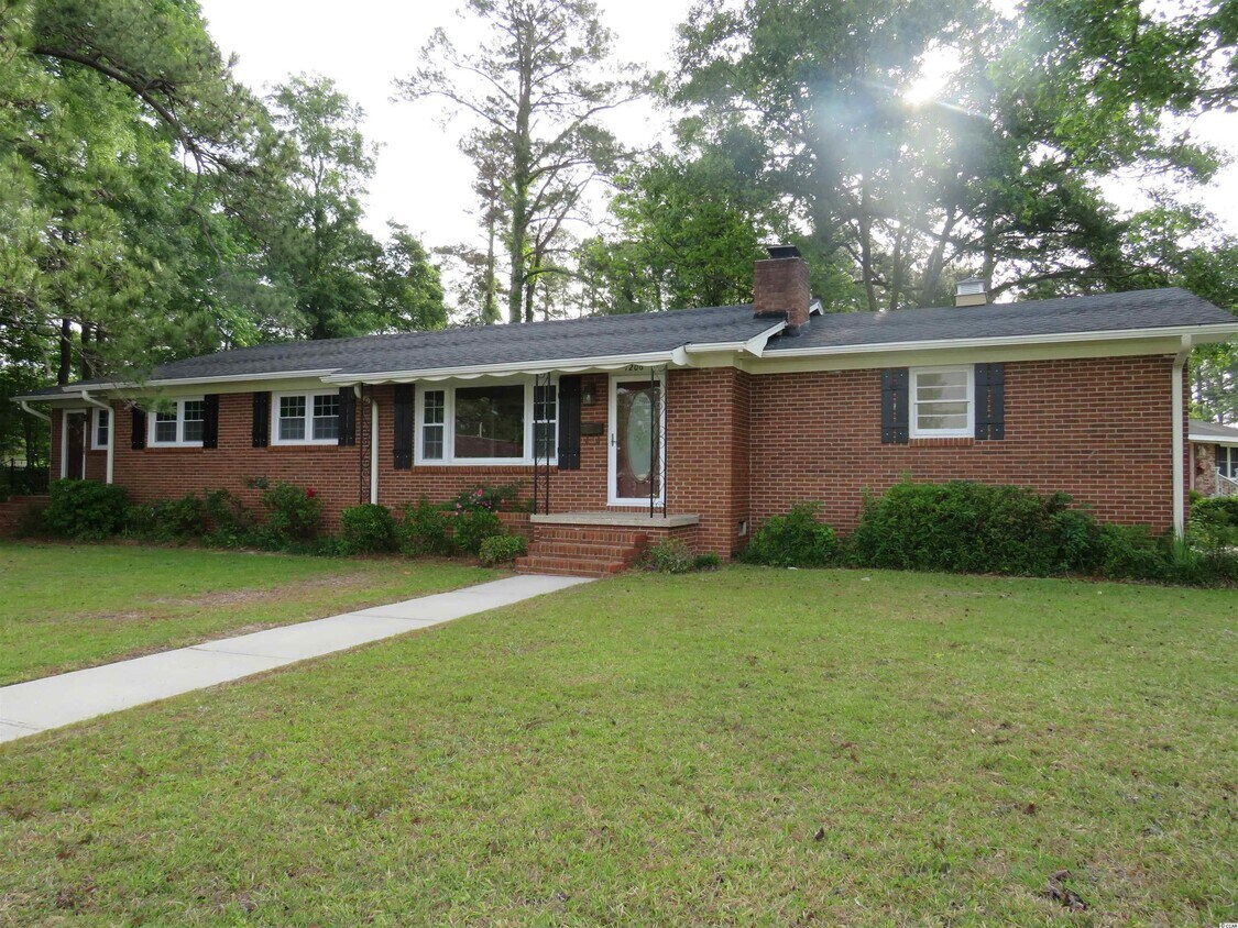 1206 Lakeside Dr, Conway, SC 29526 House Rental in Conway, SC