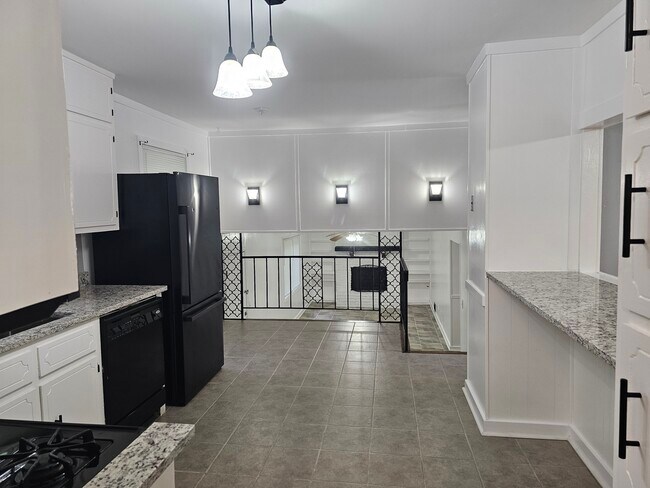 Building Photo - 1240 Elgin Way