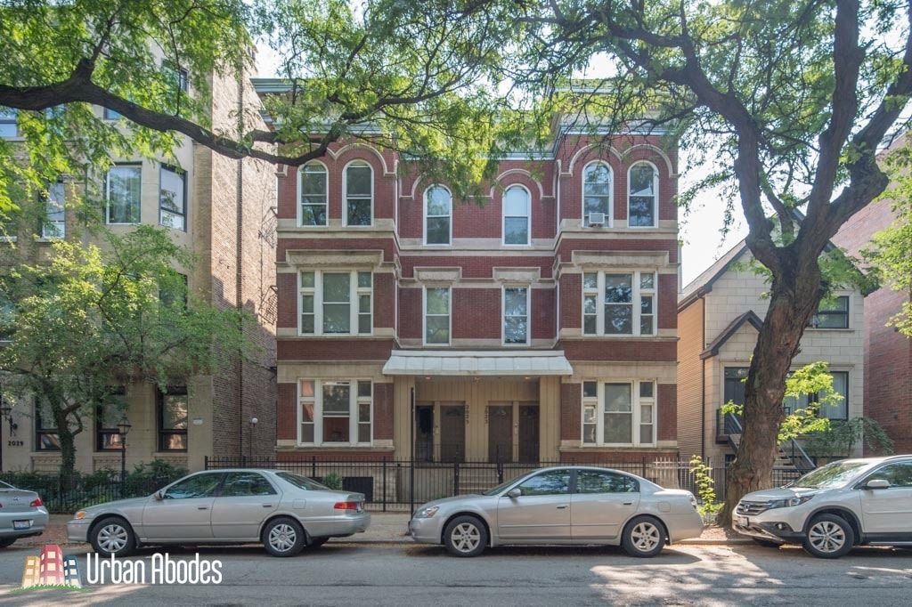 Primary Photo - 2025 N Racine Ave