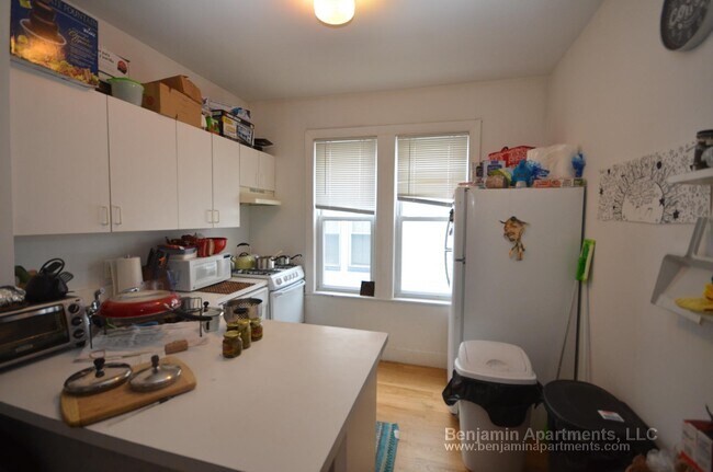 Building Photo - 530 Cambridge St