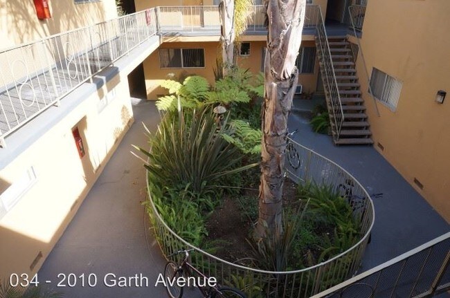Foto del interior - 2010 S Garth Ave